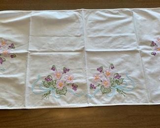 CLEARANCE !  $4.00 NOW, WAS $14.00..................Hand Stitched Table Runner 34 1/2" x 17" (P485)