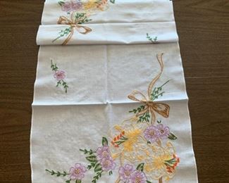 CLEARANCE !  $6.00 NOW, WAS $16.00..................Hand Stitched Table Runner 38" x 13" (P480)