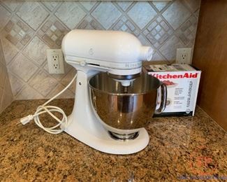 KITCHEN AID Artisan Mixer with Accessories