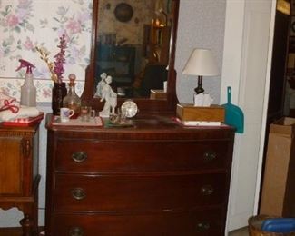 Mahogany dresser w/mirror