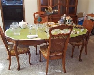 Formal dining table and 4 chairs FREE