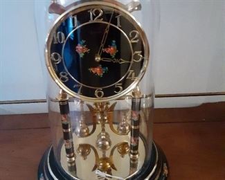 Kunde anniversary clock