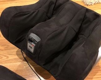 SHARPER IMAGE MASSAGE CHAIR WITH FOOT MASSAGE