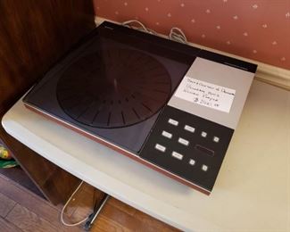 Bang & Olufsen Beogram 8002 record player 