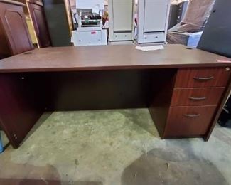 6ft Desk With Top