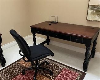 $80 WOODEN DESK ( NEEDS REPAIR MISSING HANDLE / PULL)
60”L x 30”W x 30.5”H
$35 OFFICE CHAIR