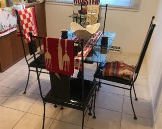 Preview Photo ~ Items Located In Kitchen