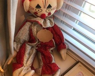 Items Located In 1st Bedroom