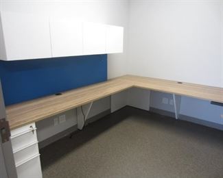 ROI Desk Station Catapult Series 