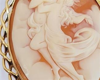 14 k gold cameo