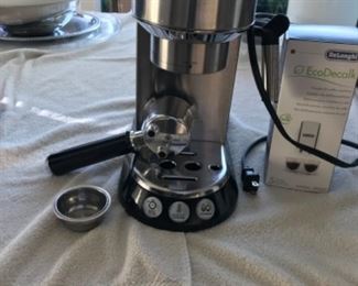 De 'Longhi Espresso. Estimate $100