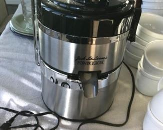 Juicer. Estimate $75