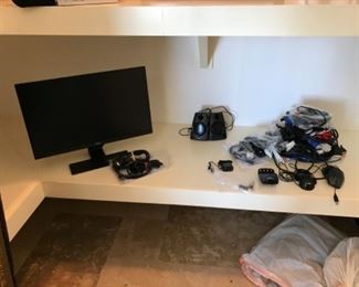 Monitor & cables