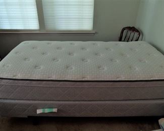 Sealy Twin/Single Mattress, Box Spring & Frame - Like New