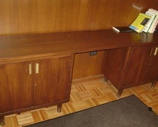 LONG , MID CENTURY WALNUT CABINET ENTERTAINMENT OR CREDENZA DESK