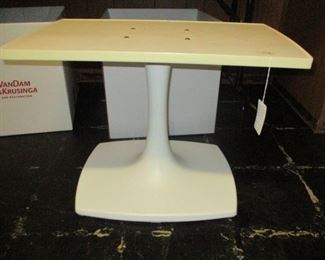 Tulip base Gusdorf Swivel TV stand MCM