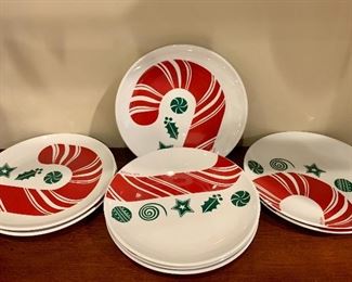 Item 126:  Momo panache holiday plates, set of 8 - 8": $64