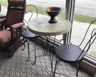 Ice Cream Parlor Table and Chairs 