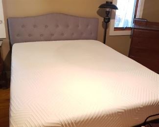 Queen LUCID Latex Hybrid Mattress and Adjustable base with Grey headboard- NEW