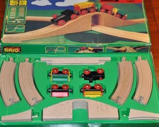 NIB VINTAGE BRIO FIGURE 8 WOODEN TRACK AND 4 TRAIN SET  #33125, MADE IN SWEDEN. OUR PRICE $35.00