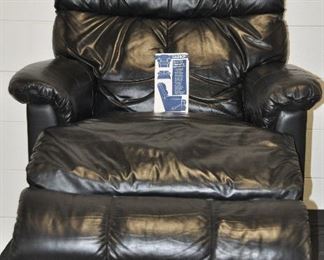 LA-Z-BOY BLACK PREMIUM LEATHER SWIVEL MANUAL RECLINER OPENED WITH FOOTSTOOL! OUR PRICE $300.00