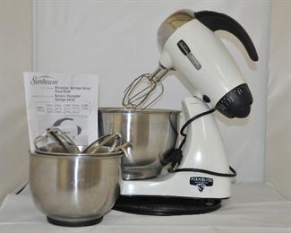 VINTAGE SUNBEAM MIXMASTER STAND MIXER MODEL 2346. HERITAGE SERIES 12 SPEED. COMPLETE WITH 3 BOWLS AND 3 SETS OF  ATTACHMENTS. OUR PRICE $100.00