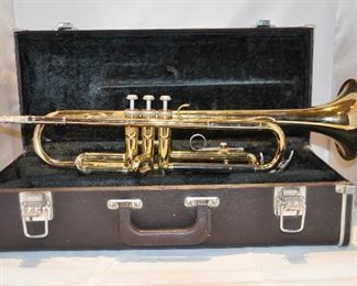 YAMAHA YTR-2320 TRUMPET STUDENT LEVEL B-FLAT TRUMPET WITH ORIGINAL CASE. MADE IN JAPAN. THERE ARE NO DENTS, BUT THE LACQUER HAS SPOTTY WEAR AND SCRATCHES THROUGHOUT. OUR PRICE $125.00