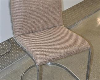 MID CENTURY MODERN CHROME DINING CHAIR WITH TEXTURED NEUTRAL UPHOLSTERY BY DILLINGHAM MFG. CO. MADE IN USA. SET OF 6 AVAILABLE IN EXCELLENT CONDITION. OUR PRICE $695.00