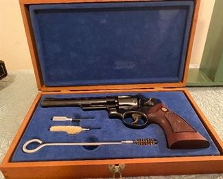 Beautiful Smith & Wesson Model 25-2 45 Caliber Model 1955 in Presentation Box(SN N614909)