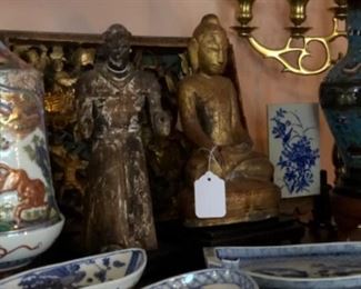 Bronze figurines and popular blue and white porcelain 