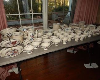 Wedgwood Williamsburg Potpourri china set