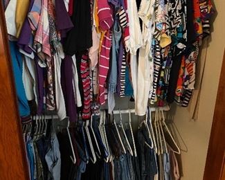 Most clothes size XL-1X some great retro prints!
