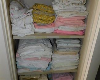 LOADS of EVERYDAY LINENS MIXED IN