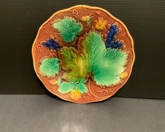 Maple leaf plate/brown and green