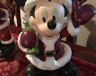  Mickey Mouse Santa Statue