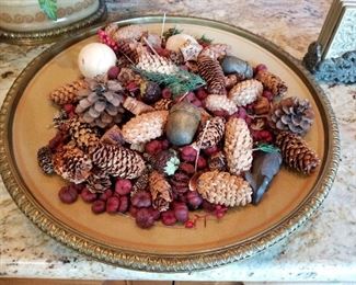 (Item FR-19)  $40 ~ Large ceramic decorative platter full of autumn floral.  Bowl is cream color on the underside.  17" diameter.  Heavy weight platter/bowl. 