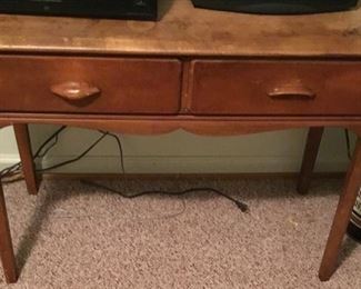 ANTIQUE 2-DRAWER TABLE