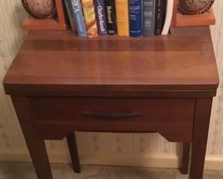 VINTAGE SEWING MACHINE, CABINET, GLOBE BOOKENDS