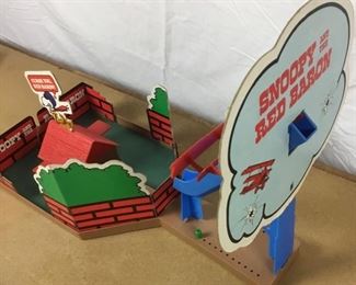 VINTAG SNOOPY AND THE RED BARON GAME