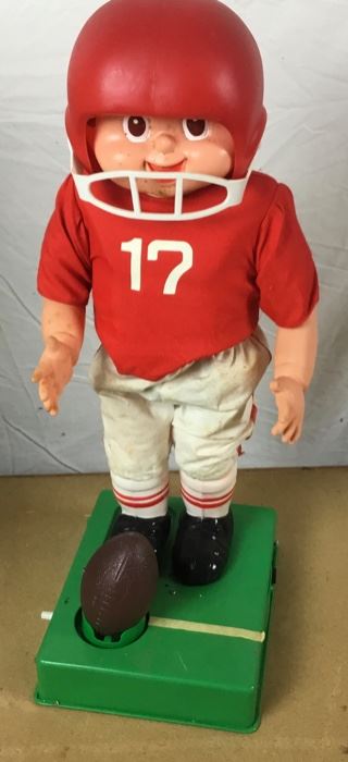VINTAGE FOOTBALL PLAYER TOY