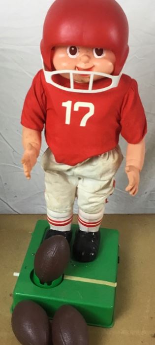VINTAGE FOOTBALL PLAYER TOY