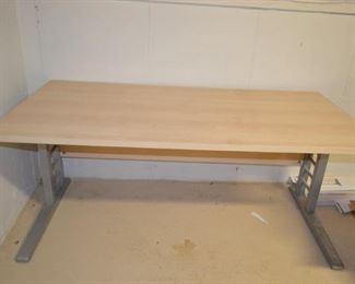 Adjustable Working Table