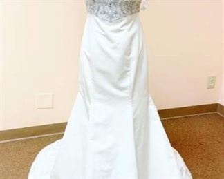 Casablanca Couture Size 10 Bridal Gown