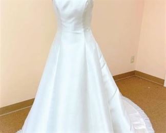 Victoria's Bridal Size 10 Ivory with Silver Detail Bridal Gown