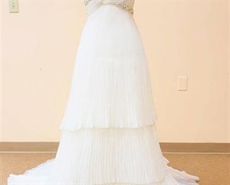 Pronovias Size 12 Ivory Bridal Gown