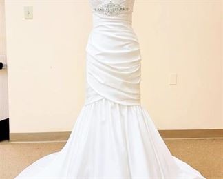 Mikaella size 10 White Bridal Gown