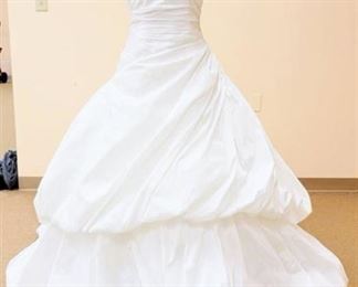 Aire Designer size 12 Wedding Gown