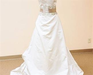 Paloma Blanca Size 10 Designer Gown Ivory/Antique