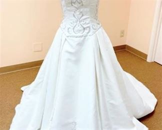 Victoria's Size 10 Designer Wedding Gown