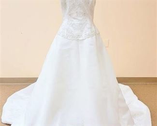 2be Size 14 Ivory Bridal Gown